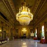 ...accediamo ora all�ambiente principale e pi� prezioso di tutto il circolo, ovvero il �salone delle Muse�, chiamato cos� per via della raffigurazione sul soffitto delle protettrici delle arti